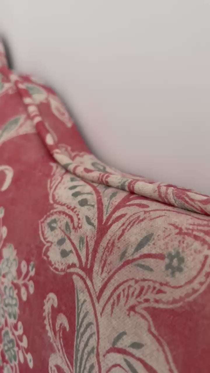 Cabecero Camelia — Floral clásico en coral empolvado