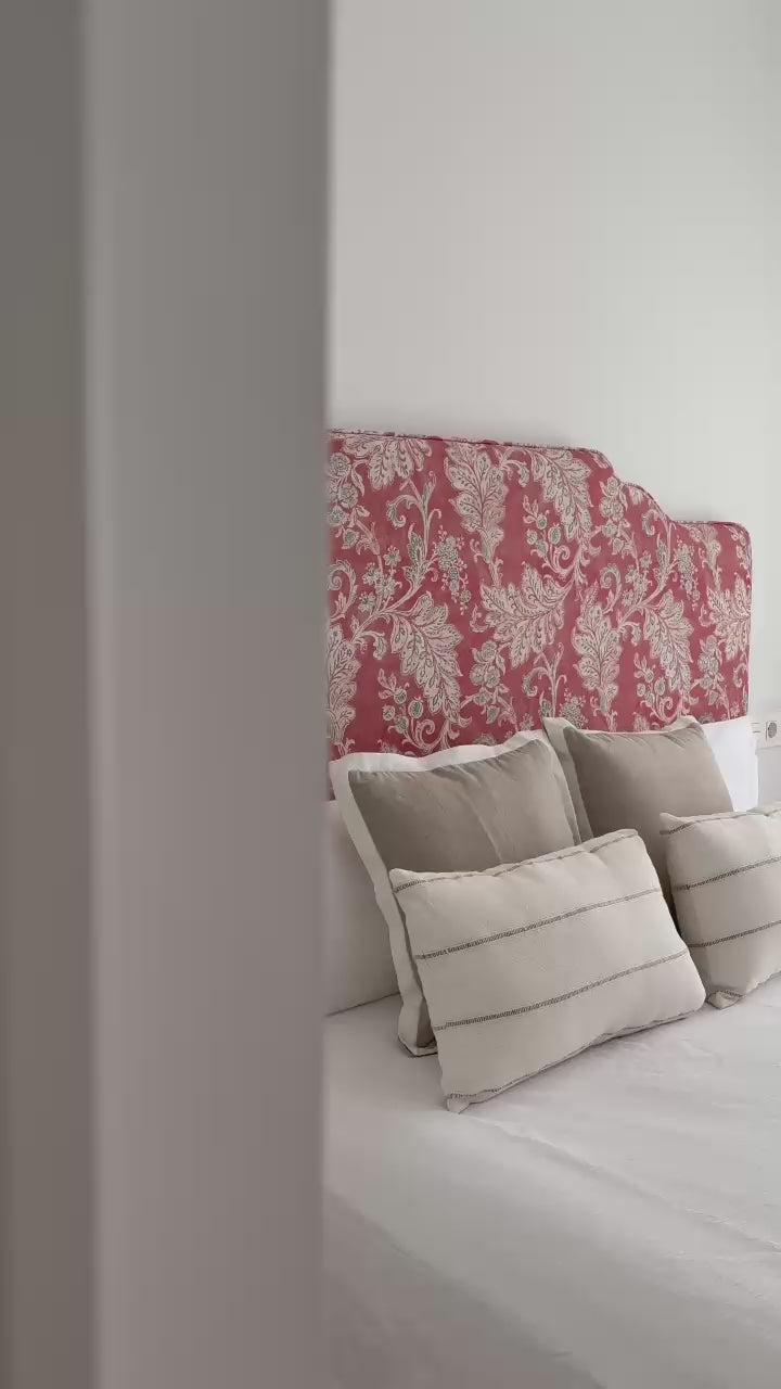 Cabecero Camelia — Floral clásico en coral empolvado
